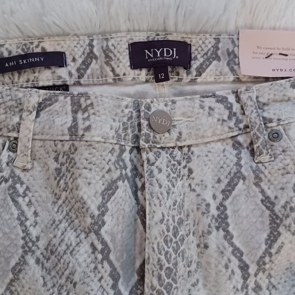 NYDJ Ami Skinny Light Snake Print Soft Jeans Pants Tummy Tuck SZ 12 - Picture 5 of 10